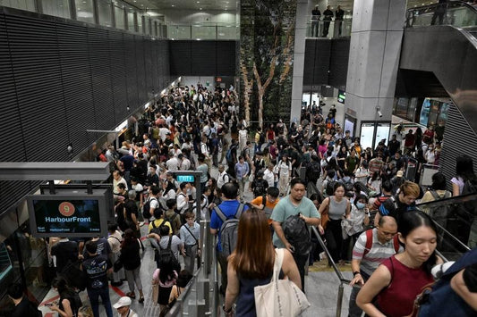Service on MRT Circle Line resumes after train fault causes delay for morning commuters